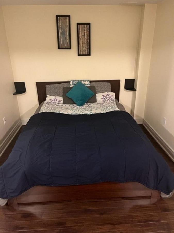 Cozy & Spacious Suite With Private Bathroom Near Toronto Airport ! Mississauga Luaran gambar