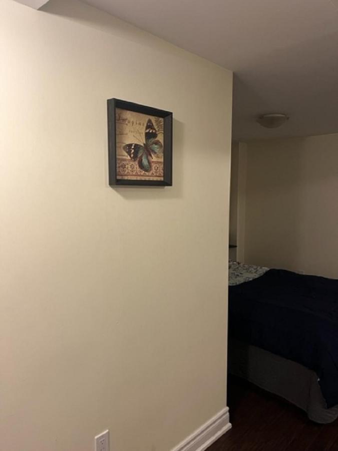Cozy & Spacious Suite With Private Bathroom Near Toronto Airport ! Mississauga Luaran gambar