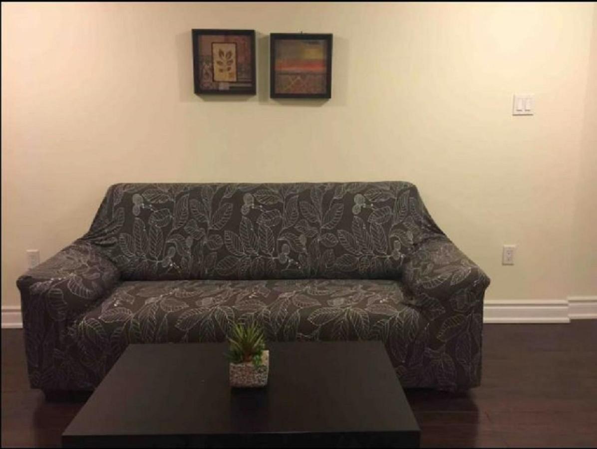 Cozy & Spacious Suite With Private Bathroom Near Toronto Airport ! Mississauga Luaran gambar